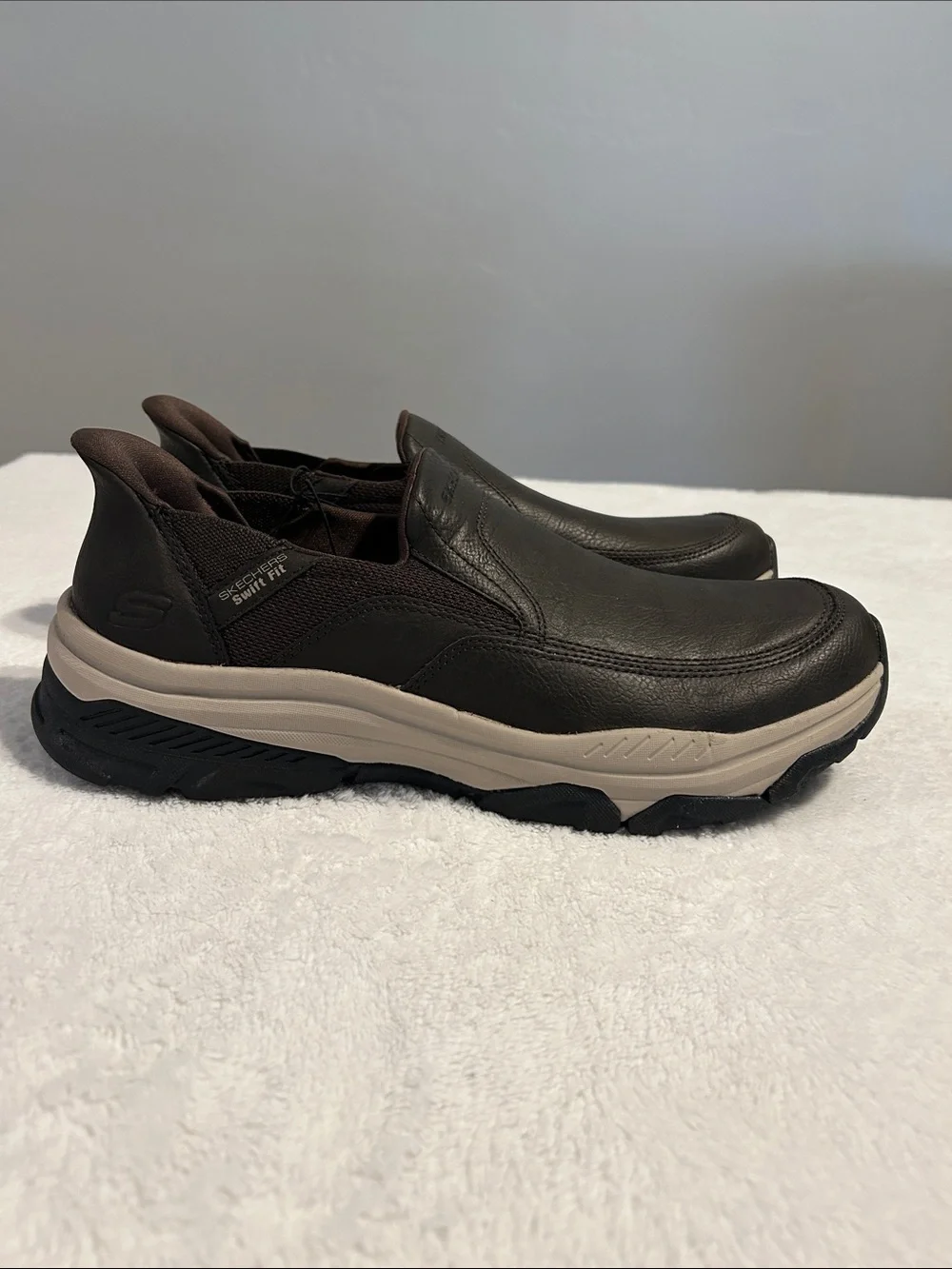 Skechers Men’s hands free swift fit Izaiah slip on Sneakers loafers SZ 11